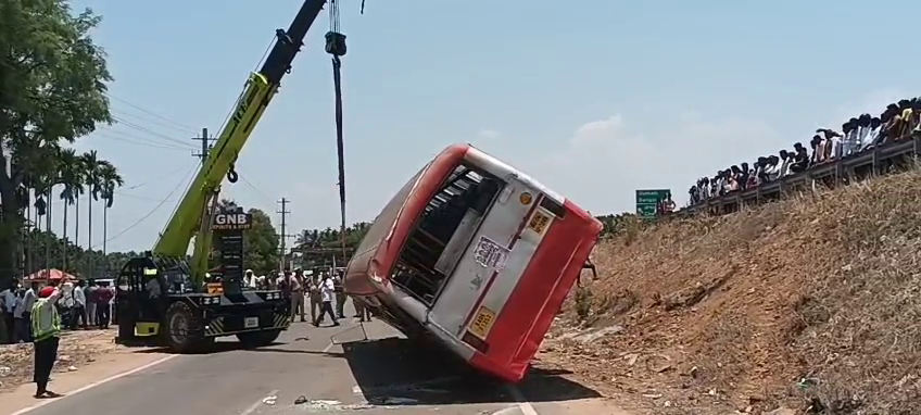 ಕೆ ಎಸ್‌ ಆರ್‌ ಟಿ ಸಿ ಬಸ್ ಪಲ್ಟಿ- ತಪ್ಪಿದ ಭಾರಿ ದುರಂತ